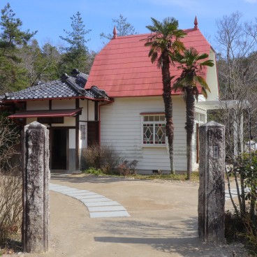 Entrée de la maison de Satsuki et Mei (Mon Voisin Totoro)
