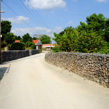 Chemin de sable du village de Taketomi