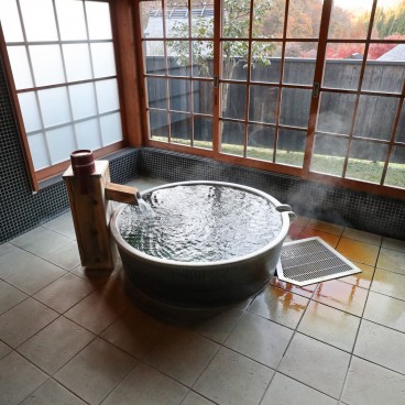 Bain privé au ryokan Miyama Sanso à Kurokawa Onsen (Kumamoto)