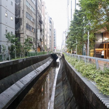Berges aménagées de la rivière Shibuya 3