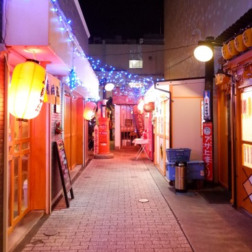 Ruelles Yokocho avec bars pour sortir le soir à Hachinohe