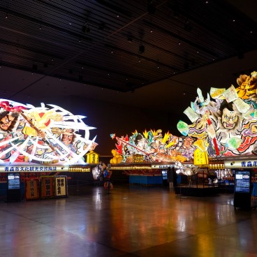 Salle d'exposition de la Maison Nebuta Warasse (Aomori)