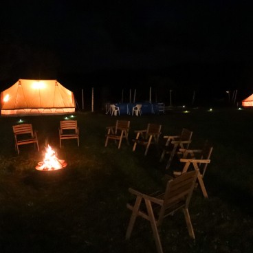 Feu de camp au Nordisk Village des îles Goto