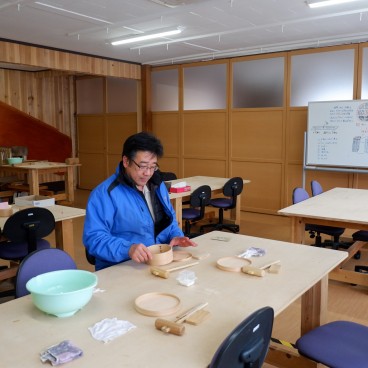 Atelier de confection de boite à bento Magewappa à Odate Kogeisha