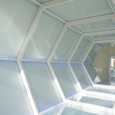 Musée d’art contemporain de Towada, œuvre Bridge of Light de Ana Laura Alaez