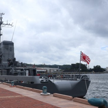 Navire militaire japonais au port de Sasebo (Nagasaki)