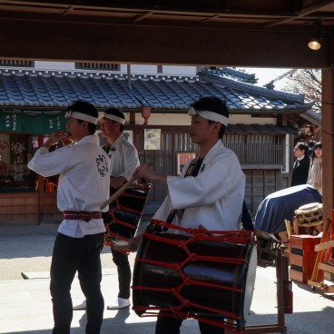 Ise, joueurs de tambour taiko sur la place Okage Yokocho
