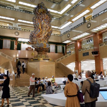 Kanda Matsuri, Statue de nymphe céleste dans le grand magasin Mitsukoshi à Nihonbashi
