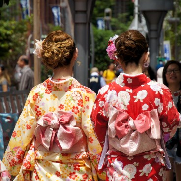 Sanja Matsuri, femmes en yukata pendant le festival 