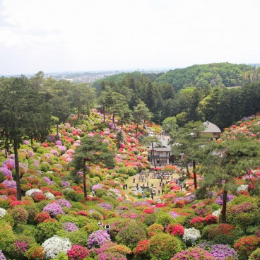 Vue sur la vallée du temple Shiofune Kannon-ji à Ome