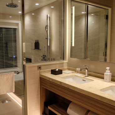 The Royal Park Hotel Iconic Osaka Midosuji, salle de bains de la chambre Executive Corner Deluxe