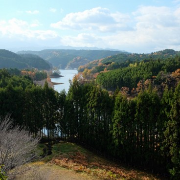 Thérapie en forêt de Yoshino, point de vue sur le lac Tsuburo