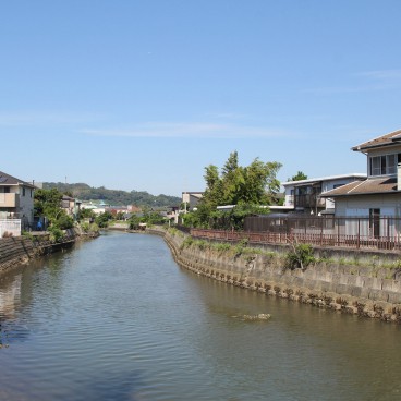 Zushi, quartier résidentiel le long de la rivière Togae