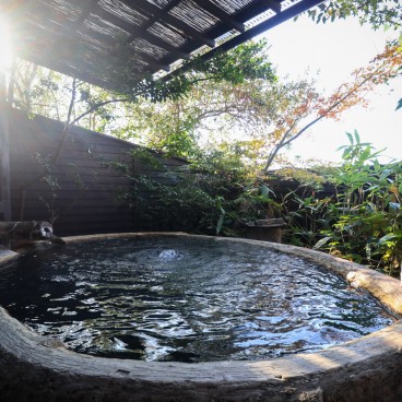 Kurokawa Onsen, bain chaud en extérieur rotenburo du ryokan Iromomiji 彩もみじ