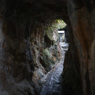 Kurokawa Onsen, tunnel piéton dans la roche