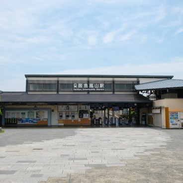 Gare Hankyu d'Arashiyama sans touriste pendant le Coronavirus en juin 2020