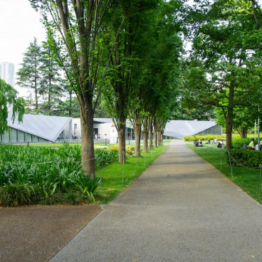 Tokyo Midtown, allée Midtown Garden et musée 21_21 Design Sight