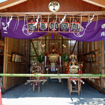 Tomioka Hachiman-gu, Pavillon d'exposition des mikoshi