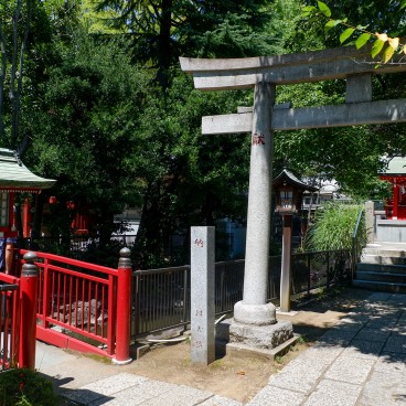 Tomioka Hachiman-gu, Allées secondaires