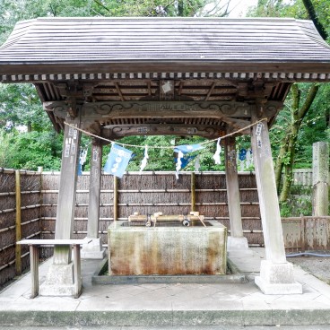Odawara, bassin d'ablutions temizuya du sanctuaire Hotoku Ninomiya