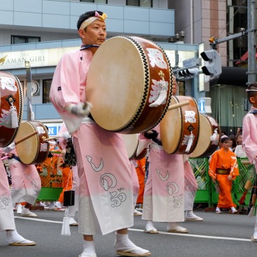 Koenji Awa-Odori, joueurs de tambour en action