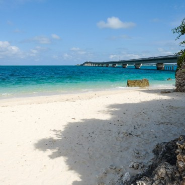 Miyakojima, cap Nishihenna et pont Ikema au nord-ouest de l'île