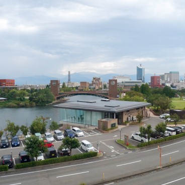 Musée d'Art et de Design de la préfecture de Toyama, vue sur le canal Kansui