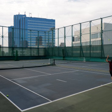 Seibu Ikebukuro Honten, terrain de tennis sur le toit de l'Annex
