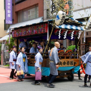 Sanja Matsuri, chars de musiciens pendant le festival
