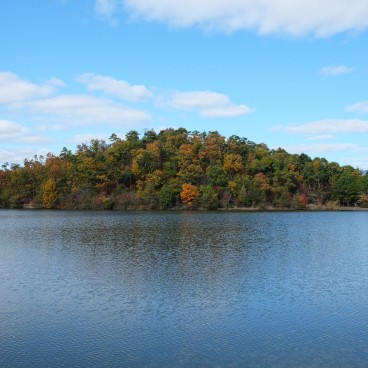 A proximité de Entsu-ji (Kyoto), parc autour du lac Takaragaike en automne