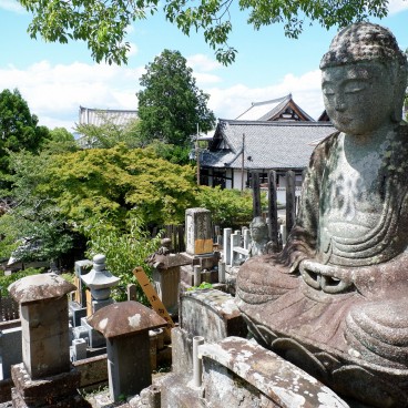 Konkai Komyo-ji, cimetière bouddhiste et vue sur le temple
