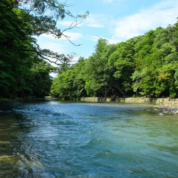 Ise Jingu, site d'ablutions Mitarashi au bord de la rivière Isuzu-gawa au sanctuaire intérieur Naiku (Kotai-jingu) 2