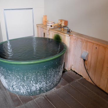 Ise Shinsen, bain onsen privé extérieur sur la terrasse de la chambre