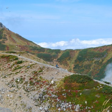 Murodo, randonnée sur le plateau entre les lacs de cratère volcanique