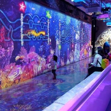 Hello Kitty Smile (Awaji), mur interactif de l'exposition digitale Otohime Dragon Palace