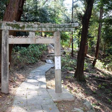 Kibitsu-jinja, allée secondaire avec torii