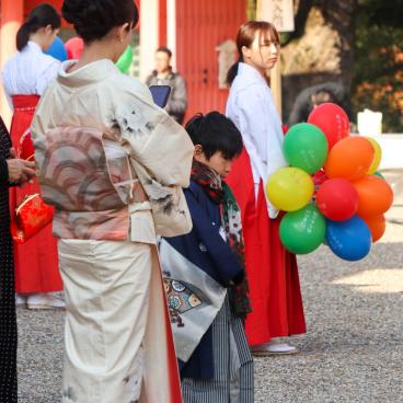 Sumiyoshi Taisha (Osaka), garçon en kimono pour Shichi-Go-San en novembre