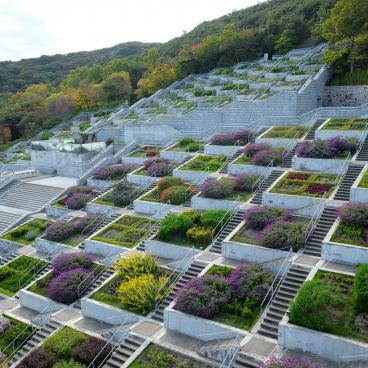 Awaji, jardin des cent paliers (Hyakudan-en) du mémorial Awaji Yumebutai 