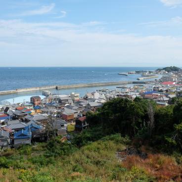 Awaji, village de pêche le long du littoral nord de l'île