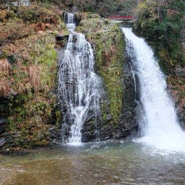 Ginzan Onsen, cascade Shirogane no taki
