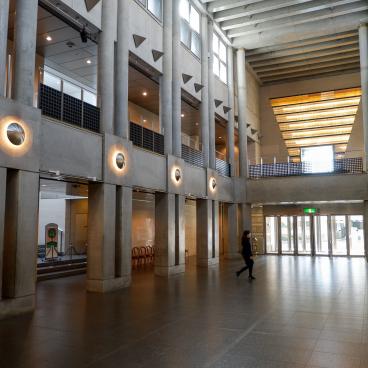 Art Tower Mito, hall d'accueil