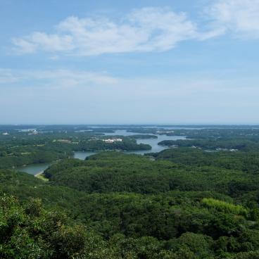 Belvédère de Yokoyama, panorama sur les îles de la baie d'Ago lorsque la météo est dégagée