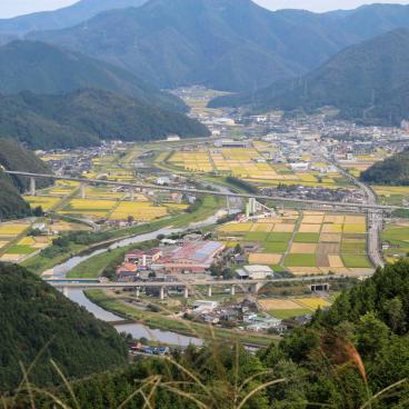 Ruines du château de Takeda, panorama sur les environs et la campagne japonaise