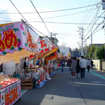Myoho-ji (Fuji City), stands de rue pendant le festival Bishamonten Taisai