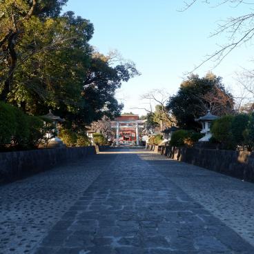 Fujisan Hongu Sengen Taisha, allée vers la porte principale du sanctuaire