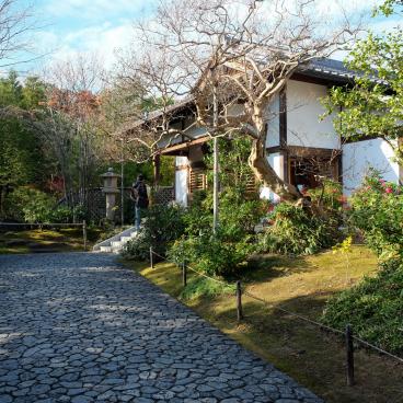 Koko-en, jardin de la résidence du seigneur, allée