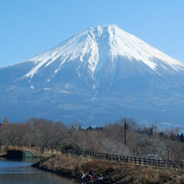 Lac Tanuki (Fujinomiya), vue sur le Mont Fuji en hiver 3