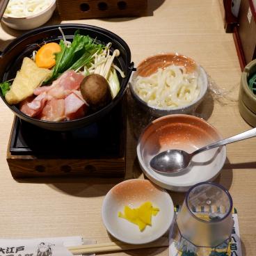 Izakaya Hana no Mai Edo-Tokyo Museum Mae (Ryogoku), chanko-nabe à cuire