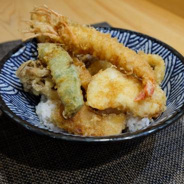 Tempura Tobari, bol de riz avec tempura (tendon) prêt à manger