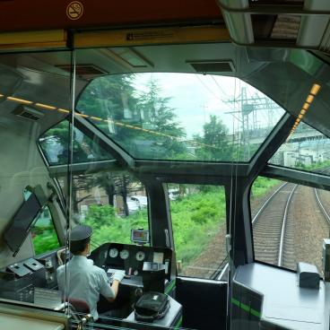 Premium Express Shimakaze, vue sur la cabine vitrée du conducteur depuis la voiture de tête